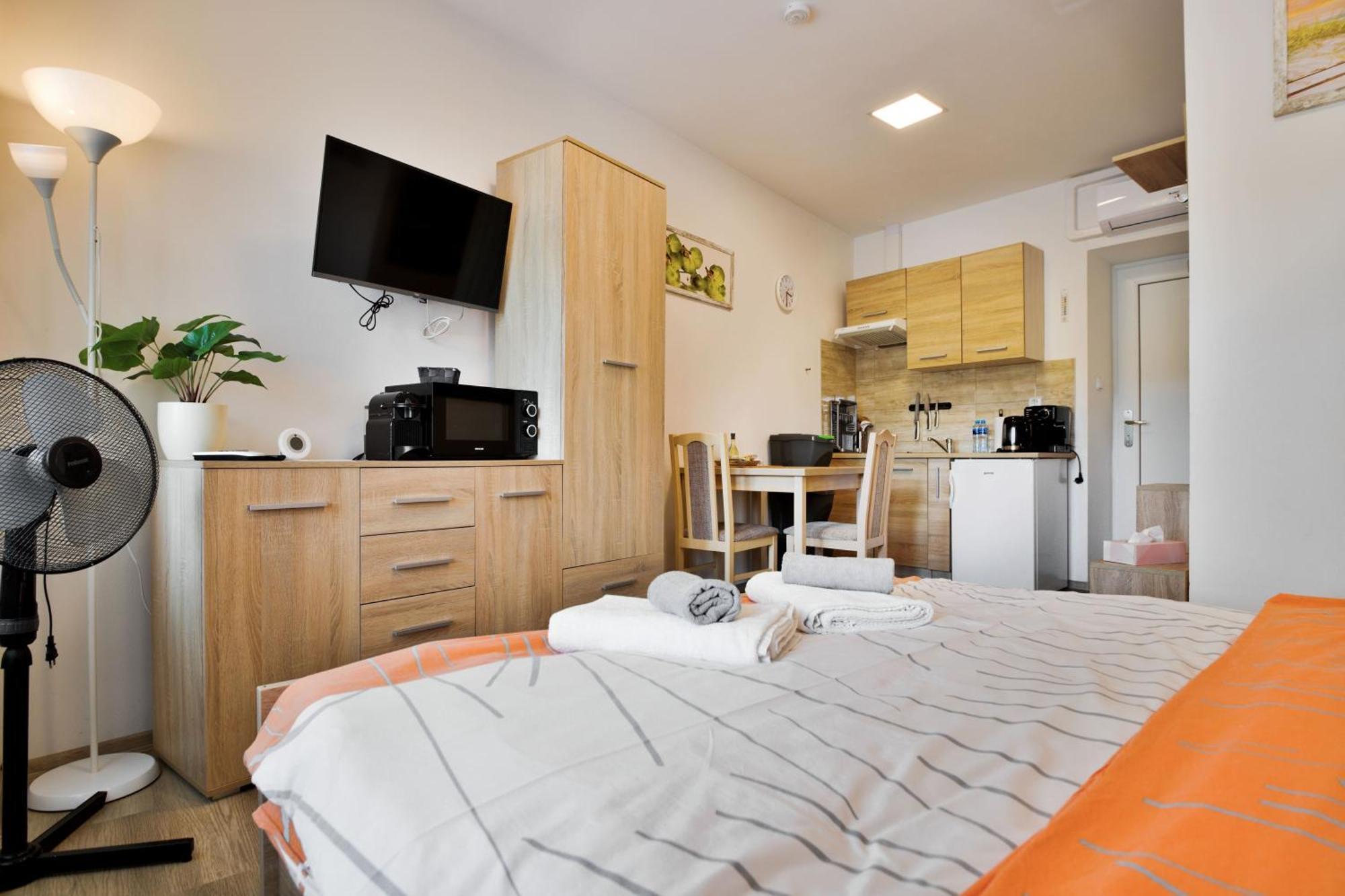 Apartmany ジェチーン エクステリア 写真