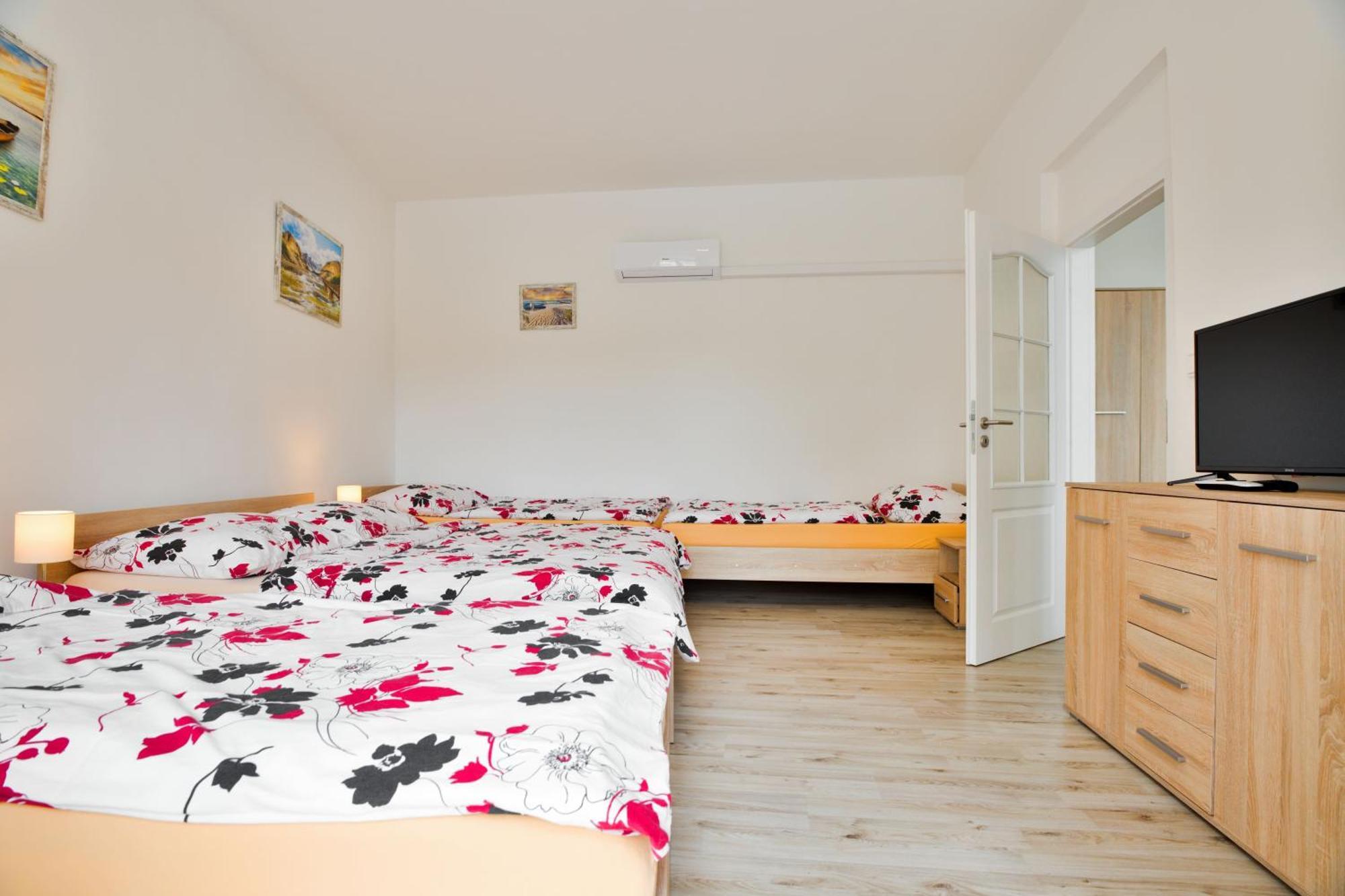 Apartmany ジェチーン エクステリア 写真